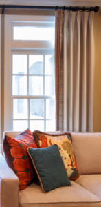 dramatic-great-room-pillows-elsawy